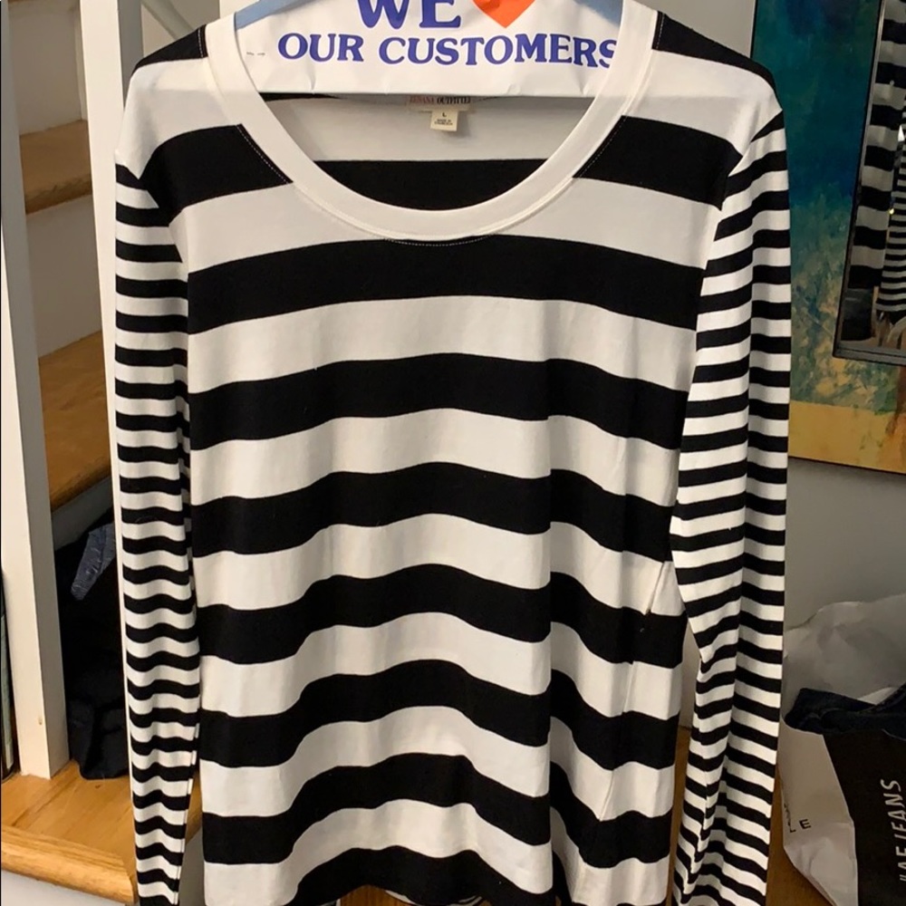 Juniors cute top Large